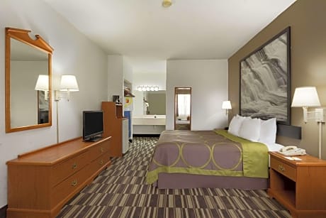 1 King Bed Non-Smoking