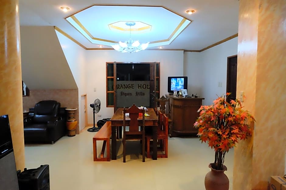 The Orange House - Vigan Villa
