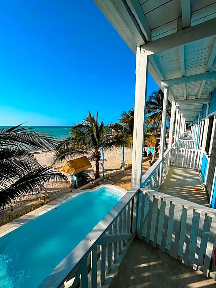 El Faro Beach Front by ÓOL Hotels