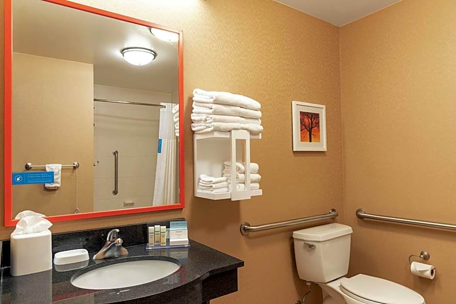 Hampton Inn By Hilton & Suites Marshalltown