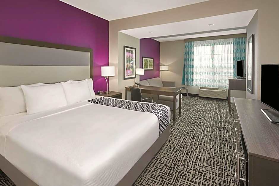 Photo 1 of 5 of Deluxe Executive 1 King Bed Suite
