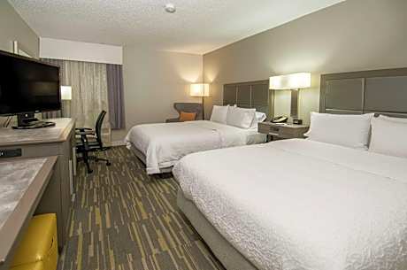 2 Queen Bed Nonsmoking