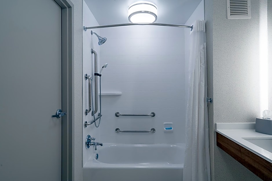 Holiday Inn Express Radcliff Fort Knox, an IHG Hotel