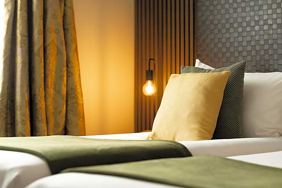 Red Hall Hotel