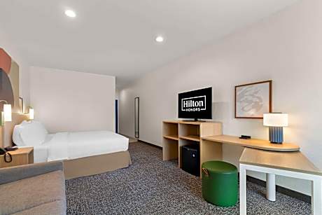 King Room with Roll-In Shower - Mobility and Hearing Access