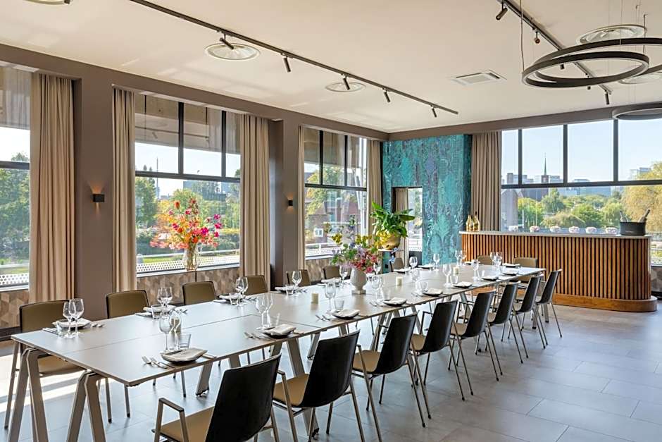 Apollo Hotel Amsterdam, a Tribute Portfolio Hotel