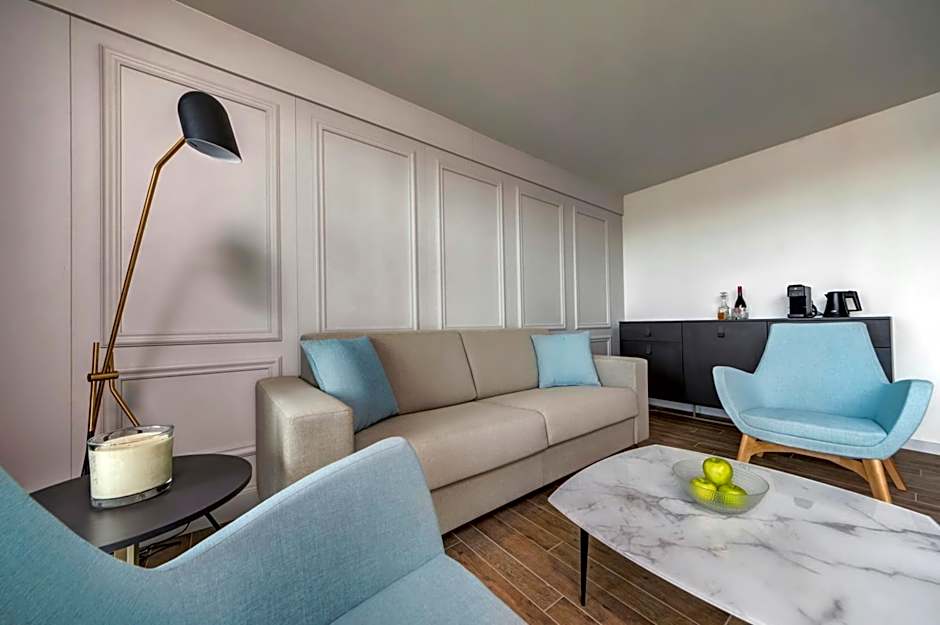 Land's End, Boutique Hotel