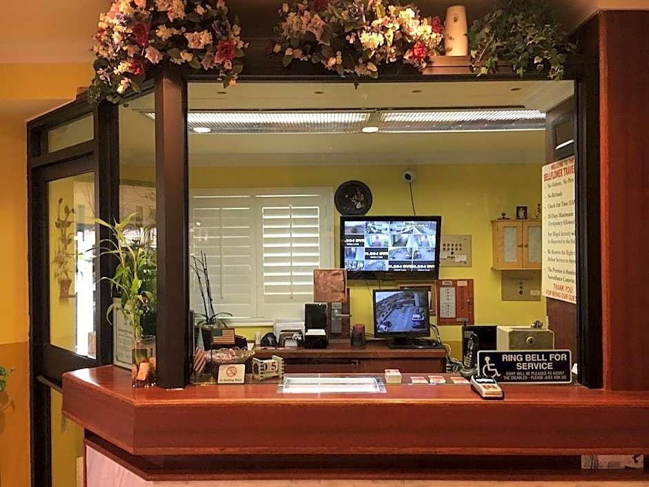 Bellflower Travel Inn