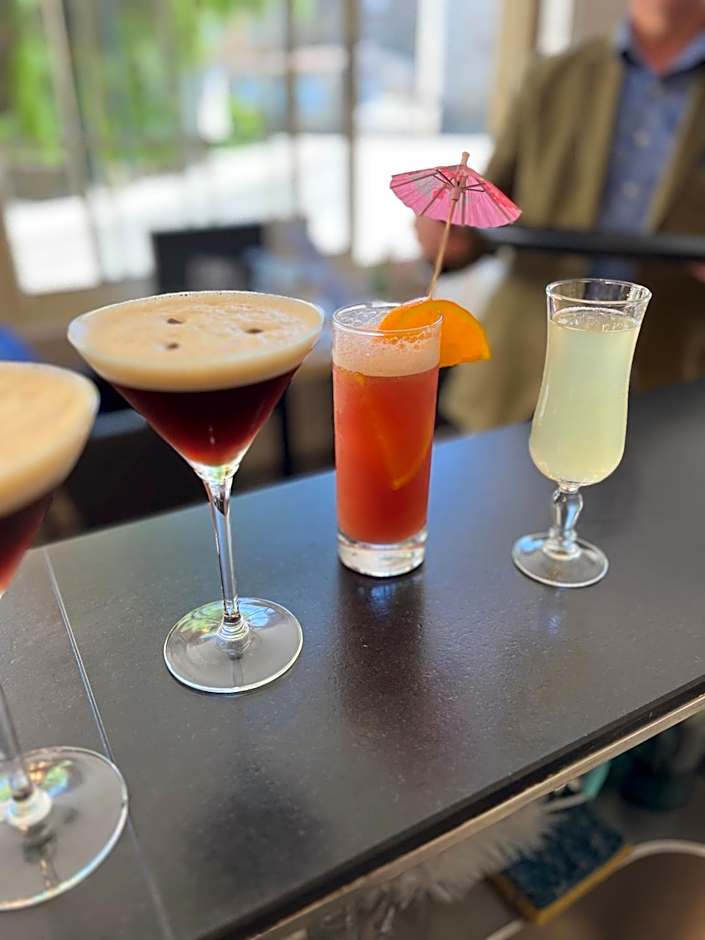 Logis Hôtel Restaurant La Vieille Auberge, Art and Gallery