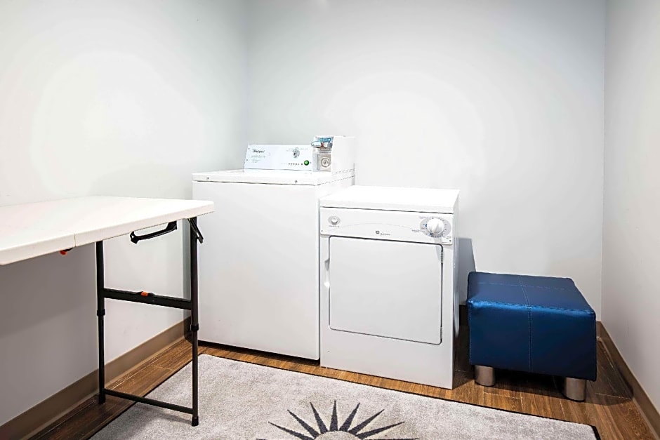 La Quinta Inn and Suites by Wyndham Long Island City – New York, NY