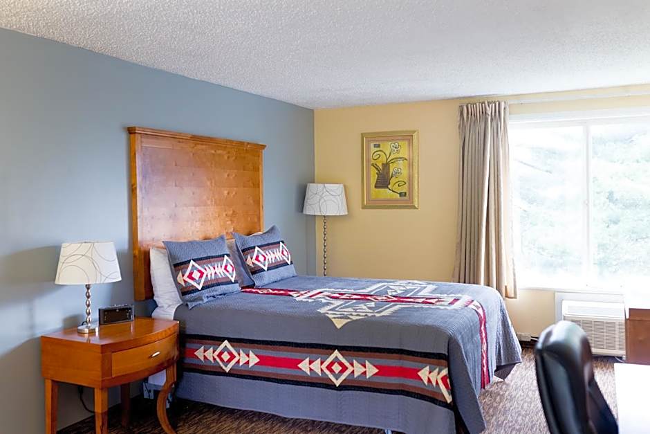 Photo 1 of 3 of 1 Queen Bed