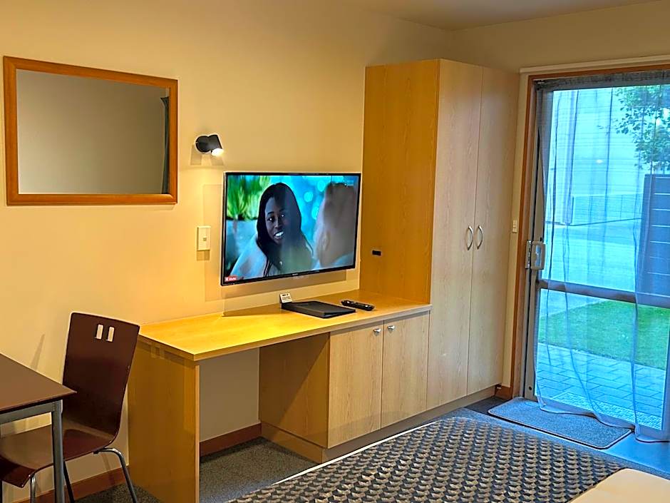 Shelby Motor Lodge
