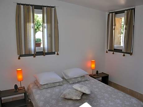 Chambre de la piscine-Double-Confort-Salle de bain privée-Terrasse