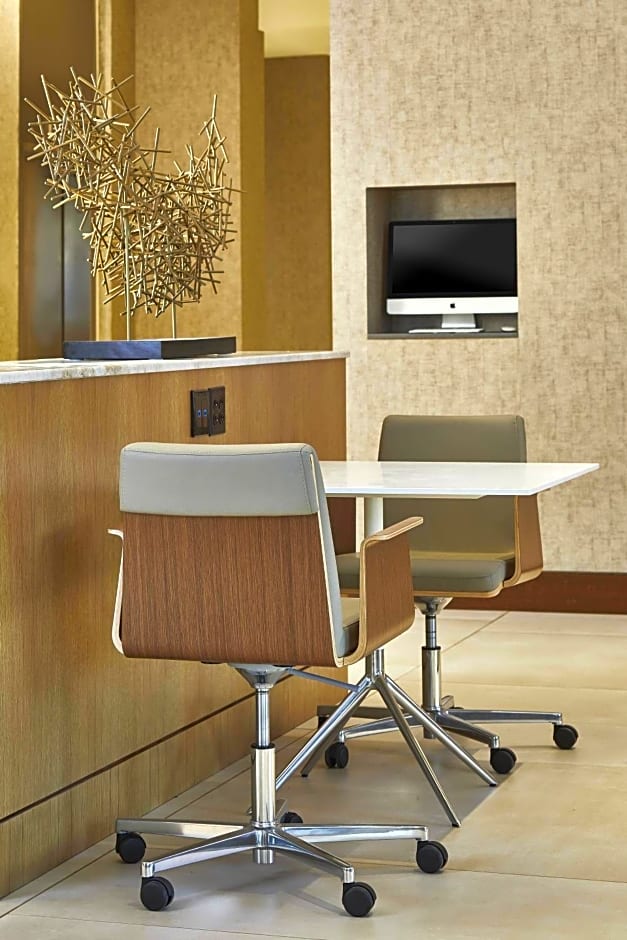 AC Hotel by Marriott Atlanta Airport Gateway