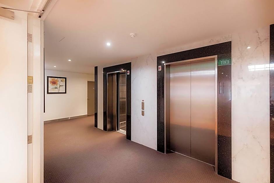 Inner-city 2 bedroom apartment - perfectly located