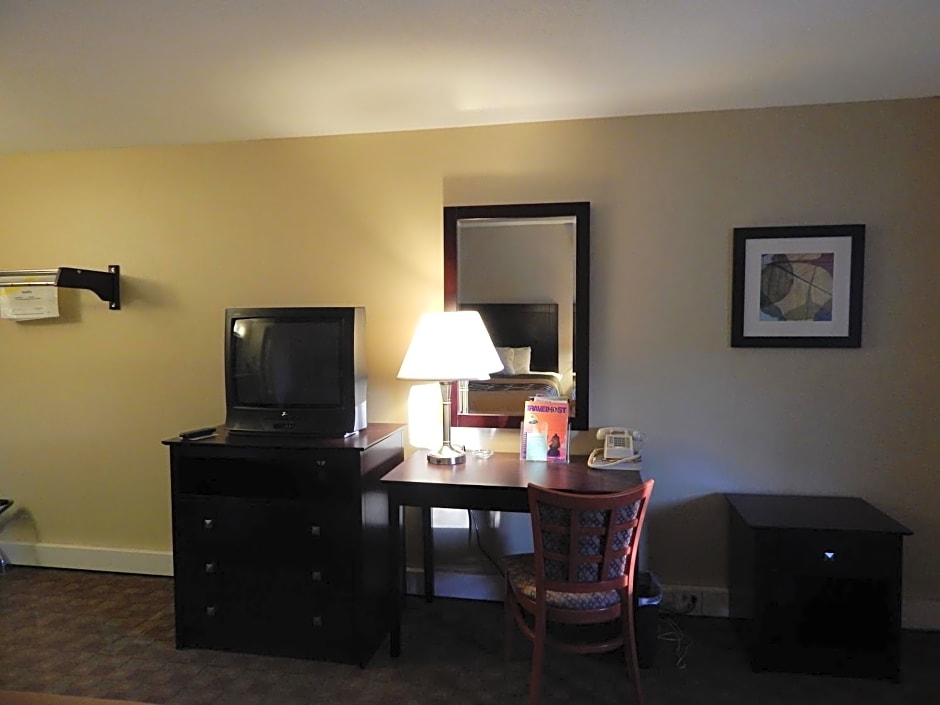 Super 8 by Wyndham White River Junction