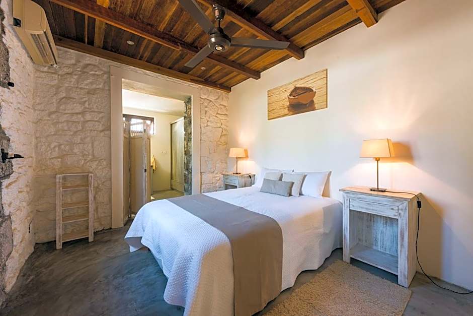 Quaint 4-bedroom Beach Villa in a fishing village