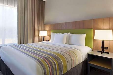 One-Bedroom King Suite with Sofa Bed - Non-Smoking