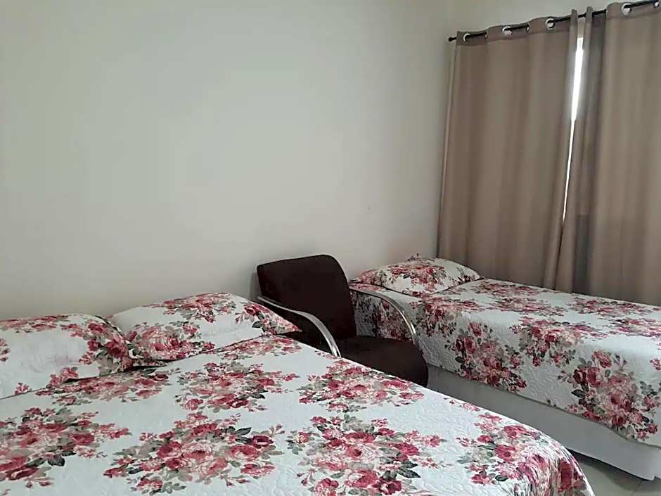 Suíte para 5 Pessoas com Ar e Próxima ao Centro