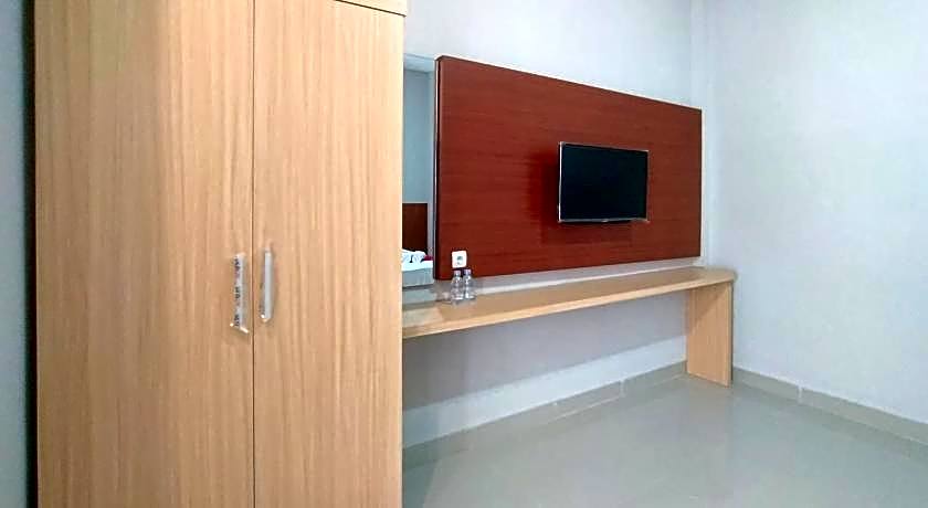 RedDoorz Syariah near Alun Alun Tegal 2