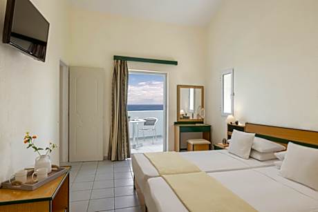 Family Two-Bedroom Sea View
