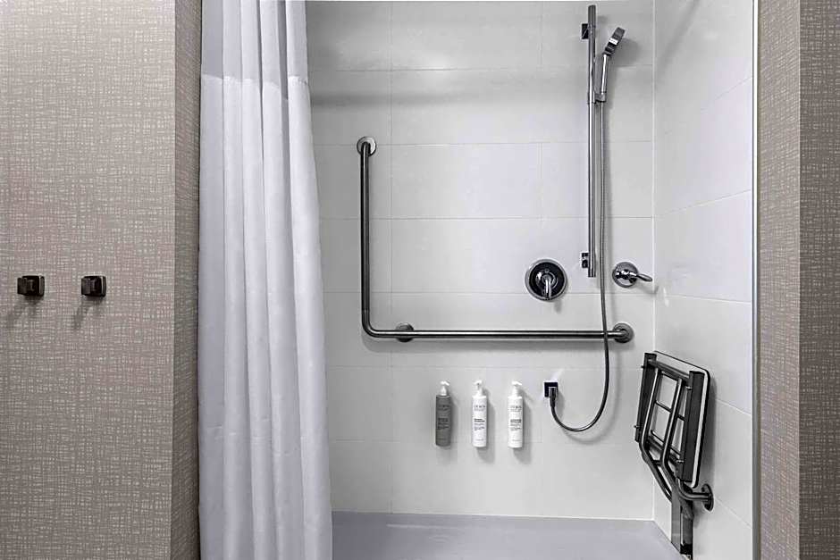 Hampton Inn & Suites Orangeville, ON