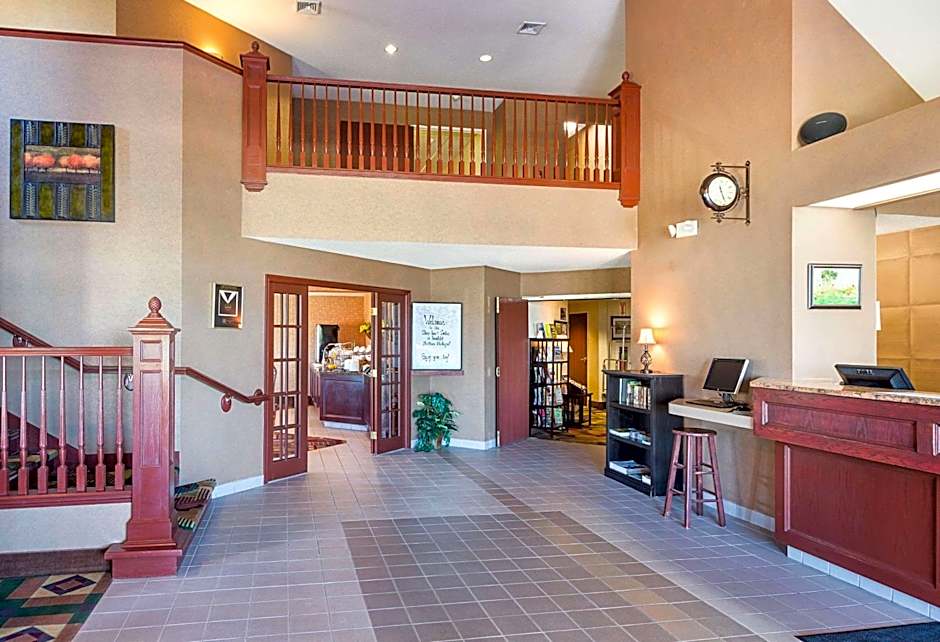 Sleep Inn & Suites Bay View Acme - Traverse City