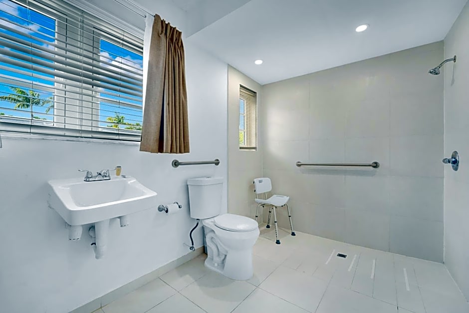 Travelodge by Wyndham Miami Biscayne Bay