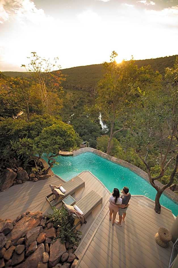 Clifftop Exclusive Safari Hideaway