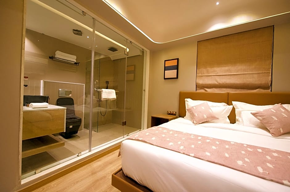 The Red Pier - My Downtown Hotels