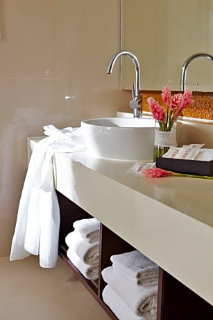 SAREERAYA POOL ACCESS