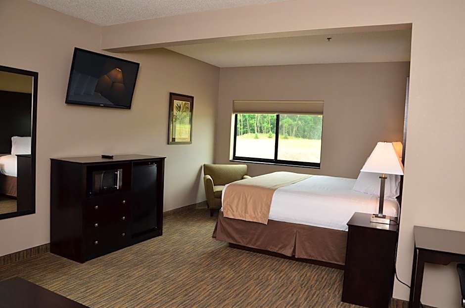Qube Hotel - Polk City