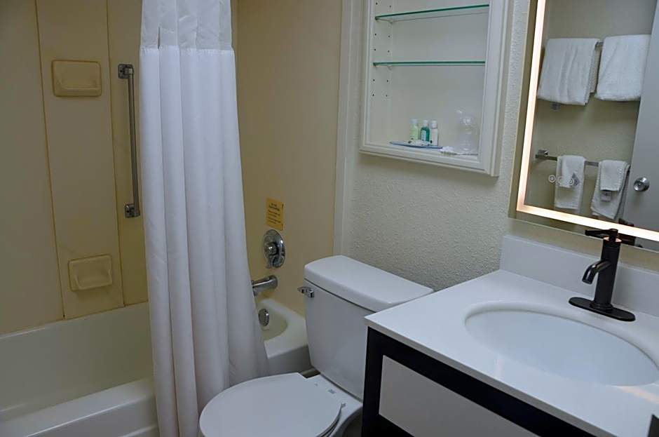 Quality Inn Perrysburg - Toledo South