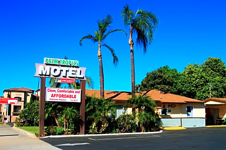 Palm Tropics Motel
