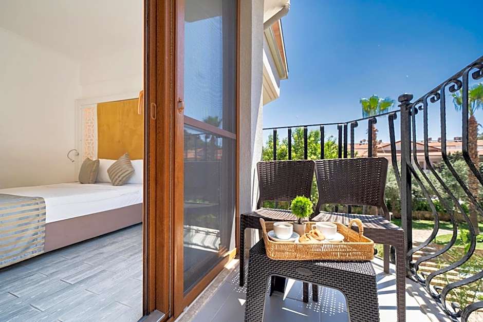 Ata Lagoon Beach Hotel