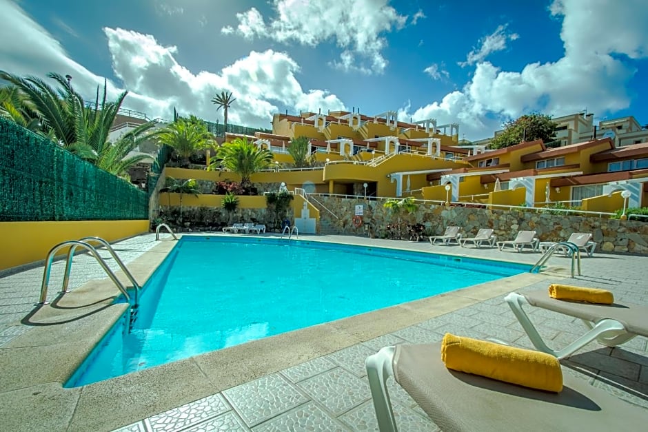 Apartamentos Punta Marina by LIVVO