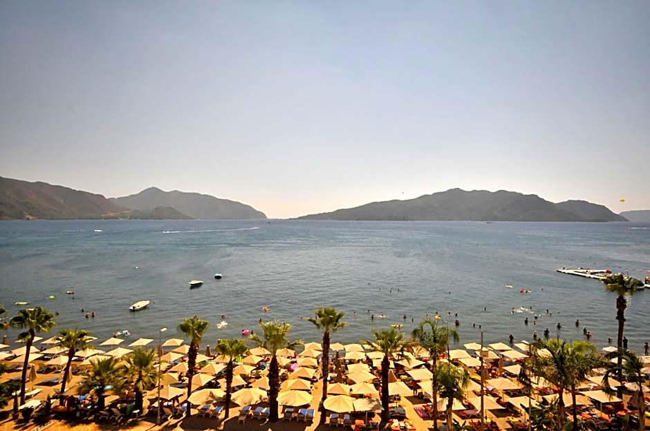 Maris Beach Hotel