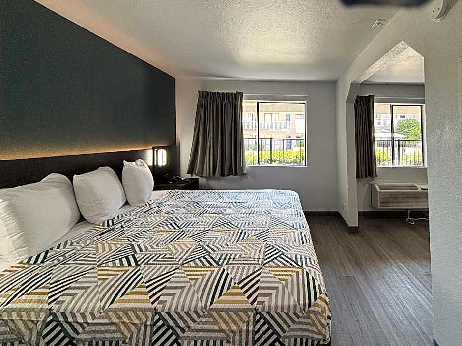 OYO Hotel Irving DFW Airport North