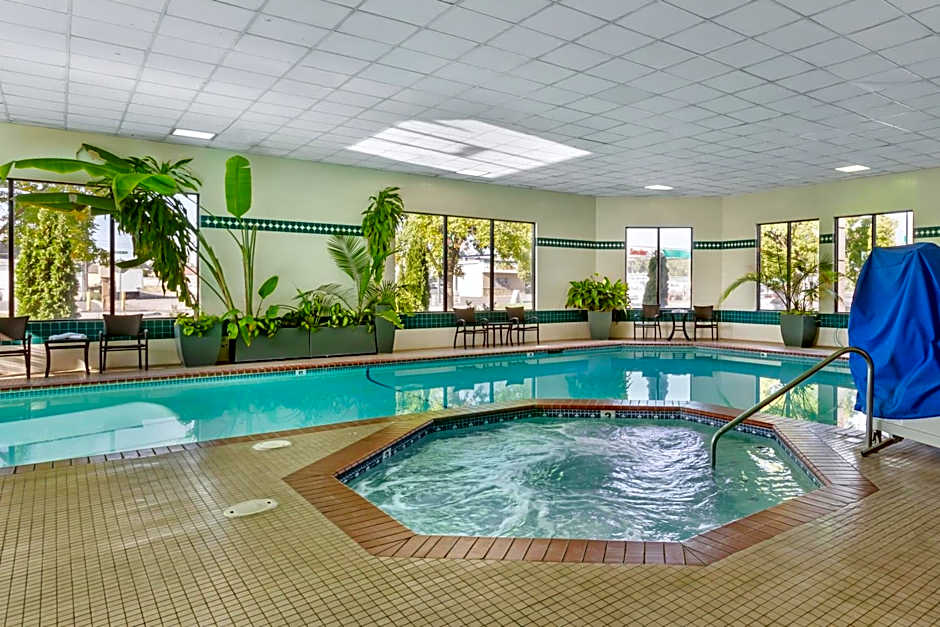 Best Western Plus Cottontree Inn