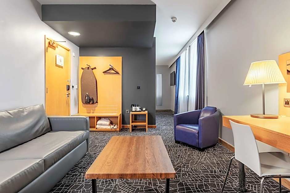 Photo 1 of 7 of Junior Suite
