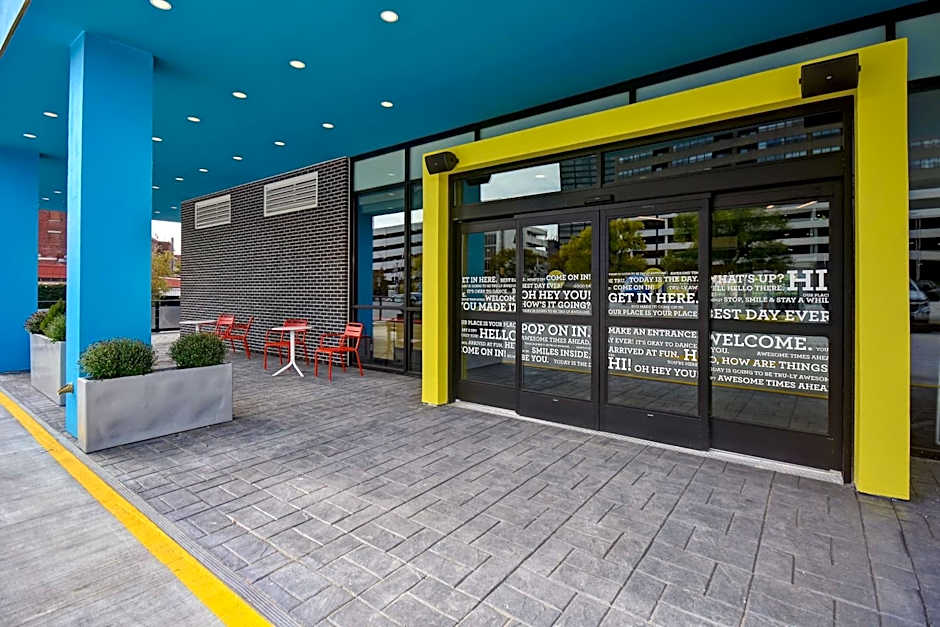 Tru by Hilton Manchester Downtown