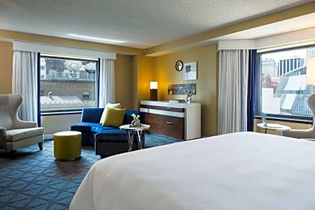 Junior Suite, 1 King, City view