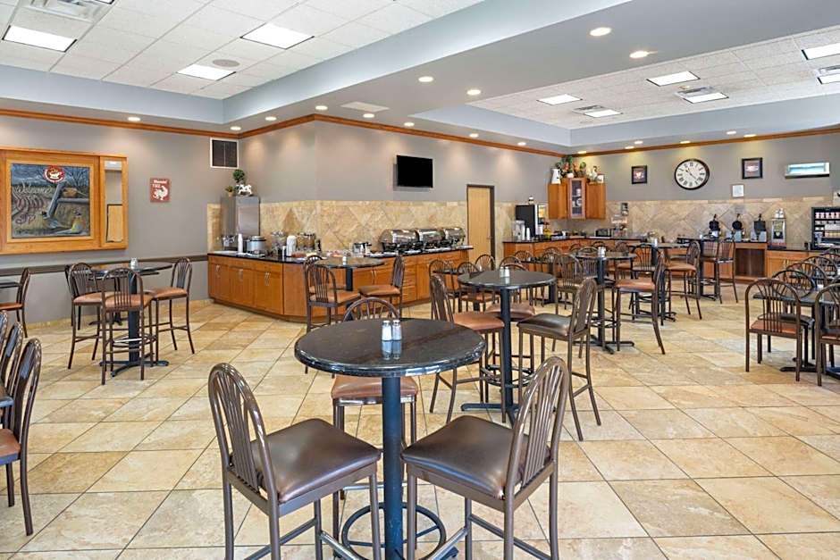 AmericInn by Wyndham Aberdeen - Event Center