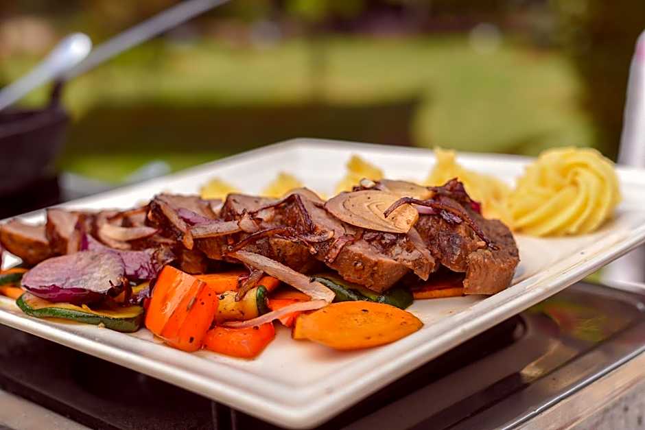 Falcon Heights Hotel