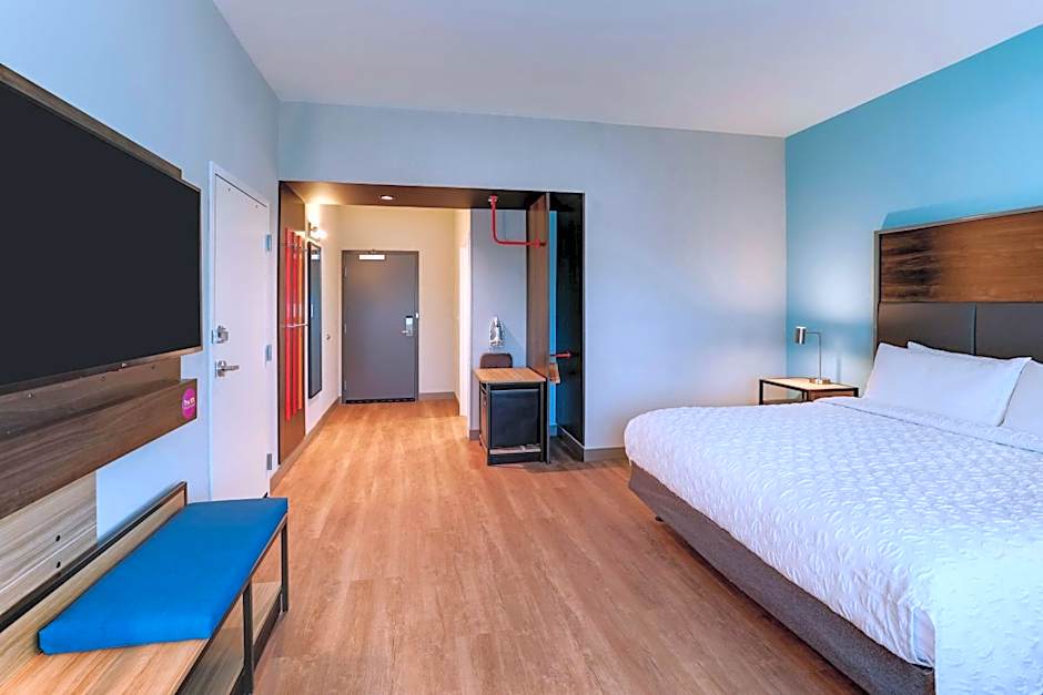 Tru by Hilton Smithfield I-95