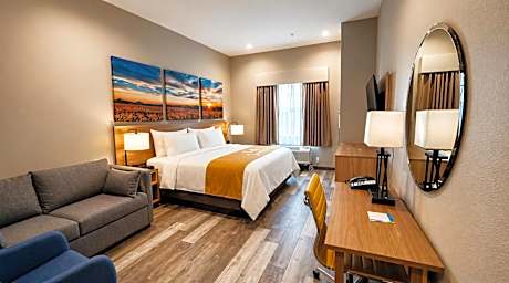 Days Inn & Suites by Wyndham Greater Tomball