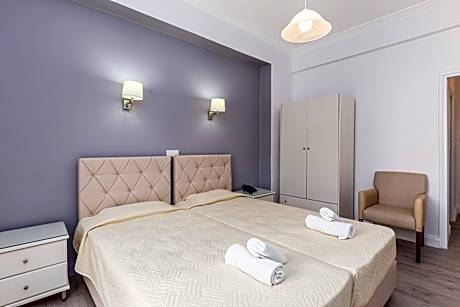 Twin Toom with Street View