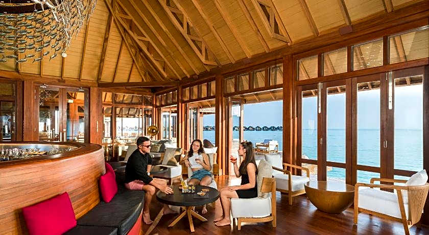 Heritance Aarah - Premium All Inclusive - 40 Minutes away from Male by Seaplane