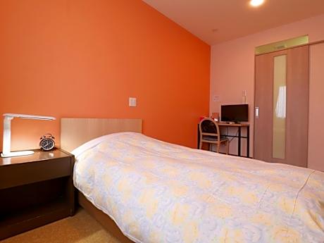 Single Room - Non-Smoking