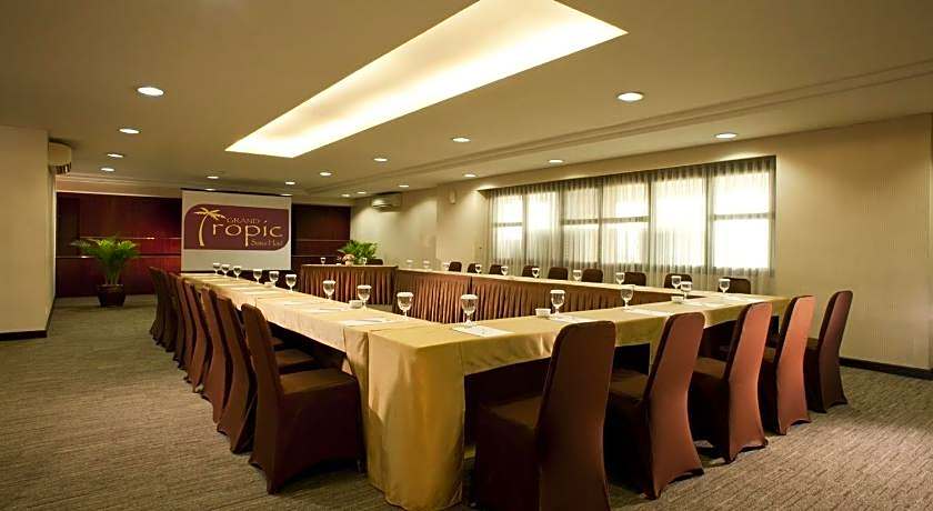 Grand Tropic Suites Hotel